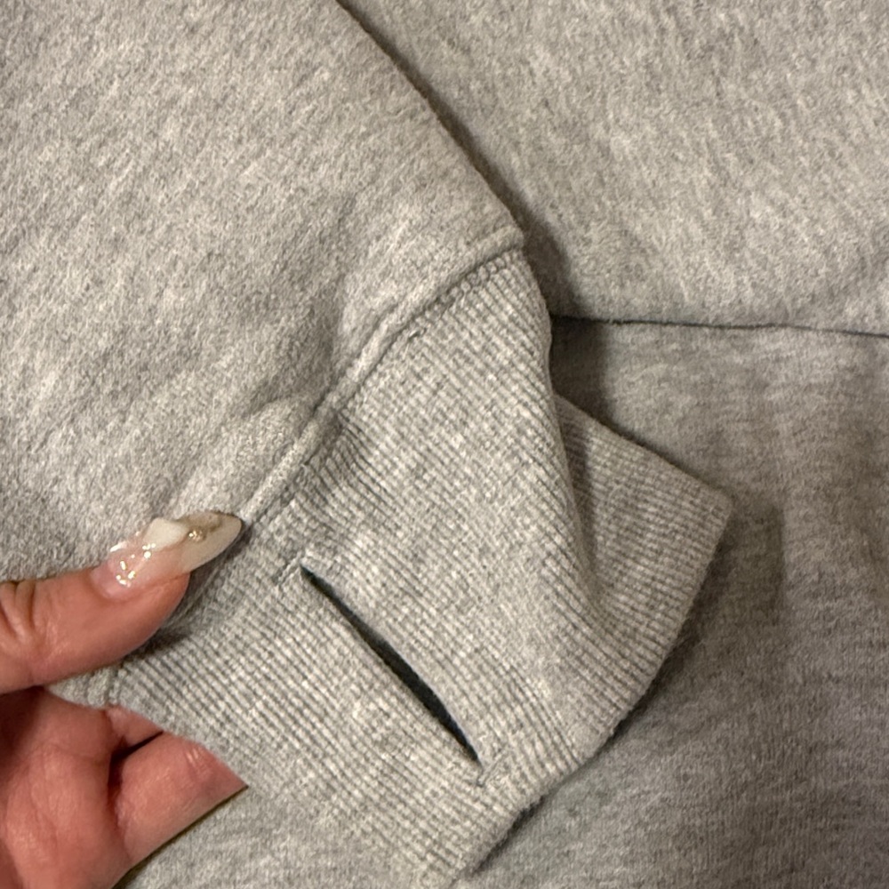 ❌SOLD❌ Aritzia TNA Boyfriend Cropped Quarterzip - heather chrome, sz M - Picture 5 of 5